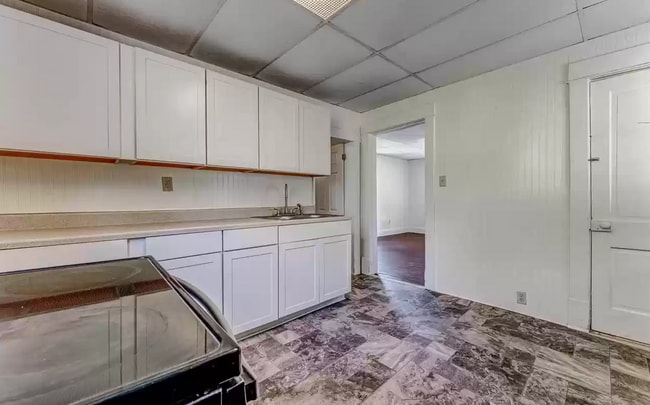 Building Photo - 975 Dorsey Ave