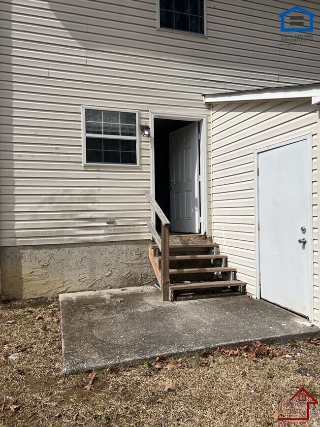 Building Photo - 181 East Ave