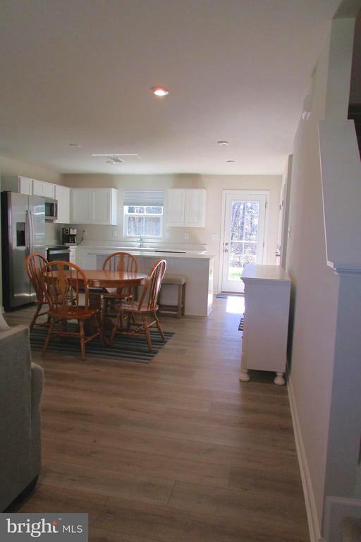 Building Photo - 30155 Creekview Cir