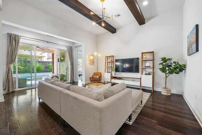 Building Photo - 6701 Teulada Dr