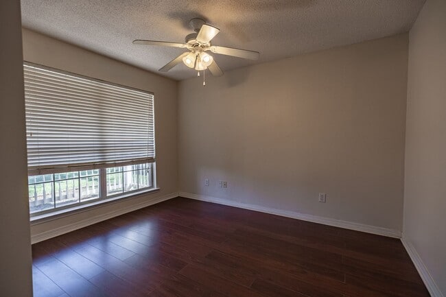 Building Photo - $1,850/month | 3 BD • 2 BA | No Pets
