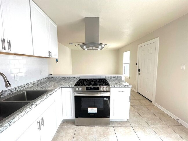 Building Photo - 6510 Hickman Ave