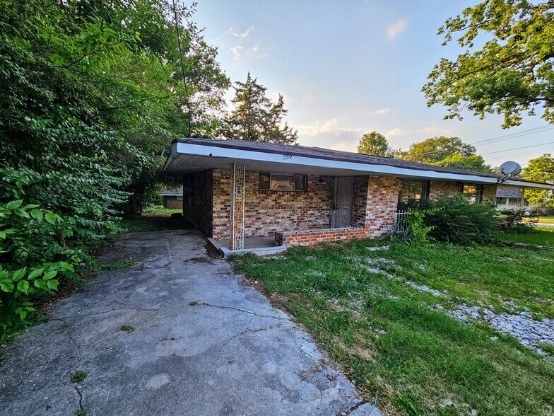 Building Photo - 359 Glenwood Dr