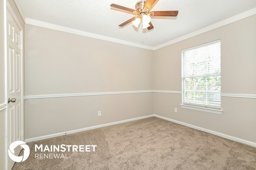 Building Photo - 6355 Knoll Ridge Dr