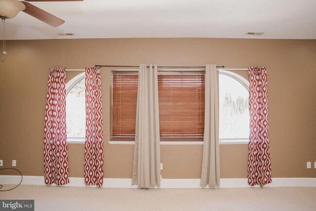 Building Photo - 6902 Tower of London Dr