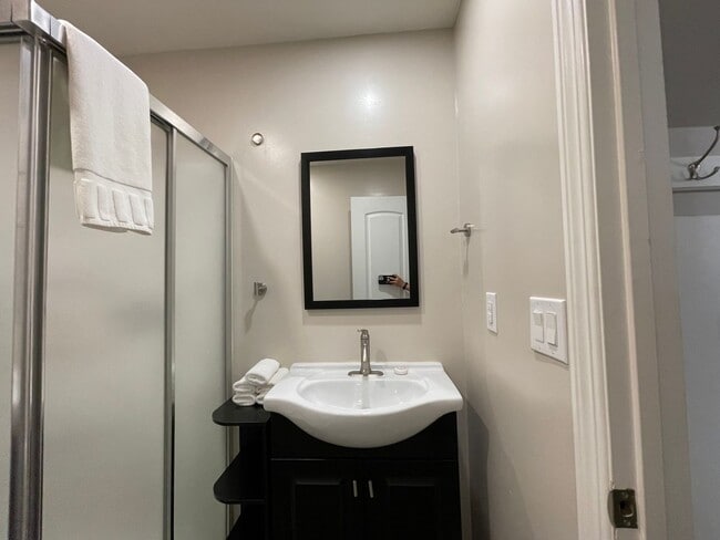 Building Photo - 721 A,B,C