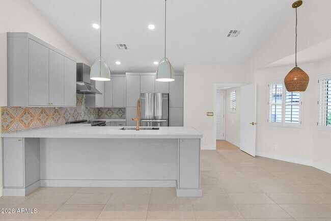 Building Photo - 15650 N 60th Pl