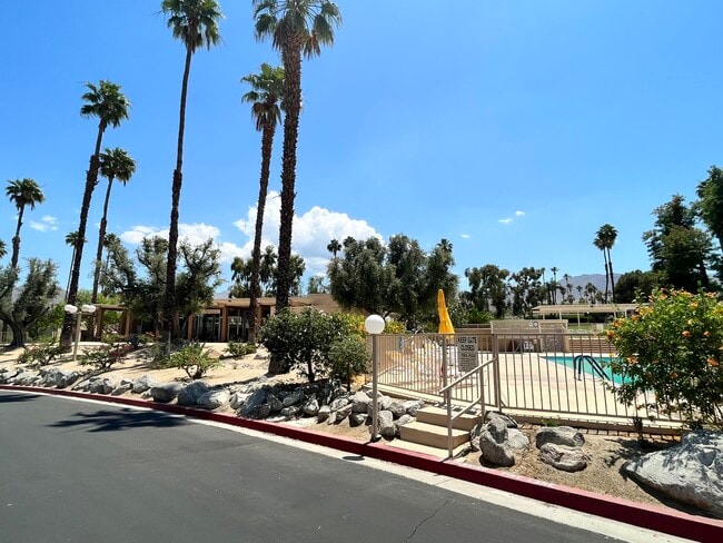 Building Photo - 47974 Oasis Ct