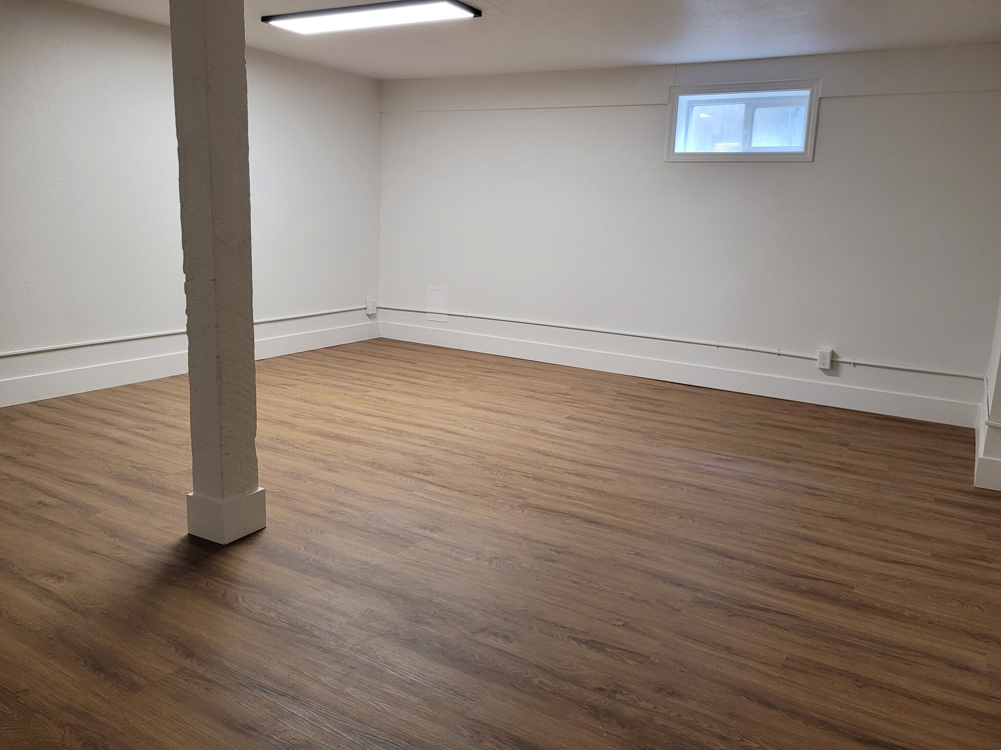 Building Photo - 1574 SE Sherrett Street