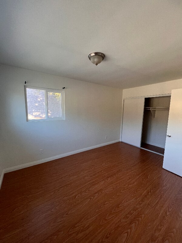 Building Photo - 305 N Vinedo Ave