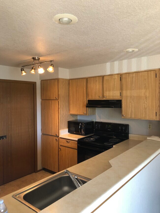 Building Photo - 1725 W Sunn Fjord Ln