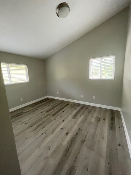 Building Photo - 2737 Sarver Ln