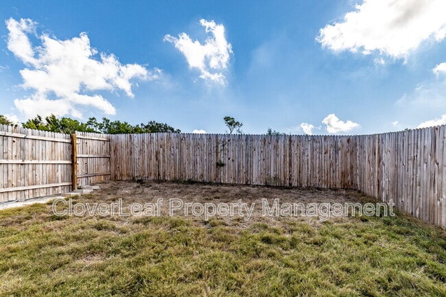 Building Photo - 311 Nespral Dr