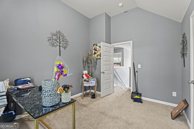 Building Photo - 6870 Diamond Dr