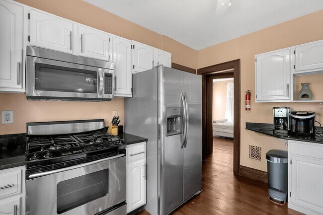 Building Photo - 366 Berkeley Rd