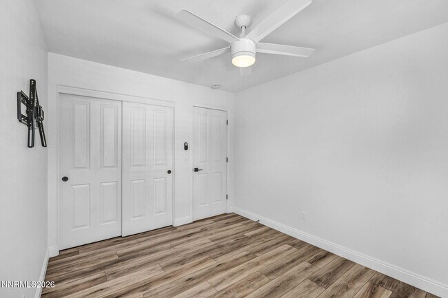 Building Photo - 6490 Brookview Cir