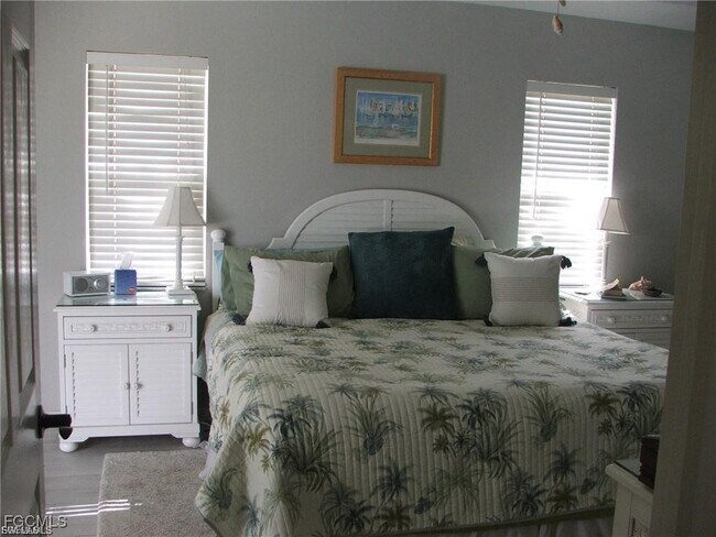 Building Photo - 613 SE 21st St