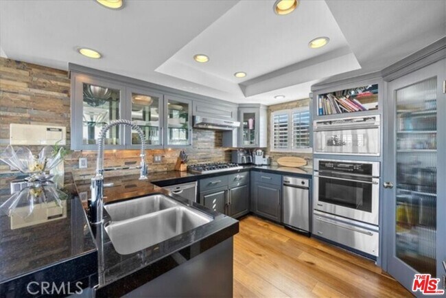 Building Photo - 712 Highland Ave