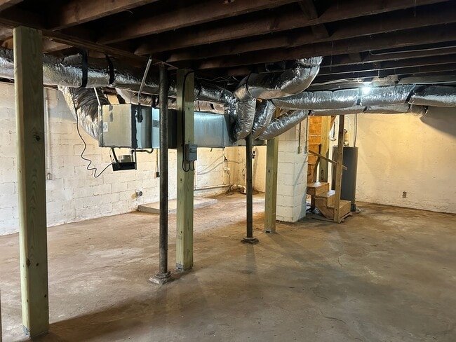 Building Photo - 2701 Patrick Ave