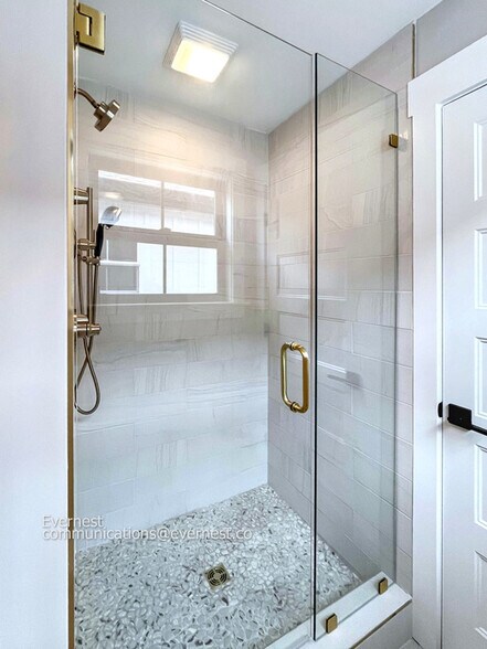 Building Photo - 1107 Walsh St