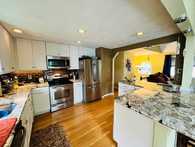Building Photo - 52 Chouteau Ave