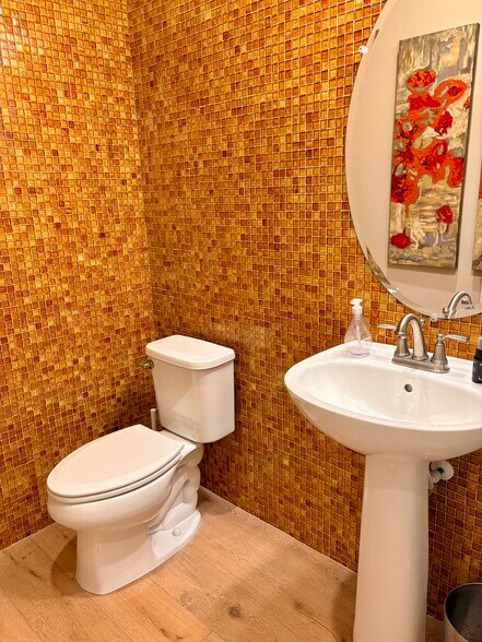 Building Photo - 8912 Claro de Luna Dr