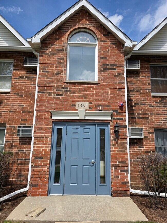 Building Photo - 1361 Cunat Ct