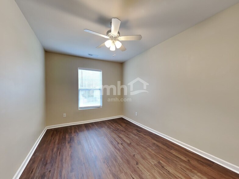 Building Photo - 251 Old Carolina Dr