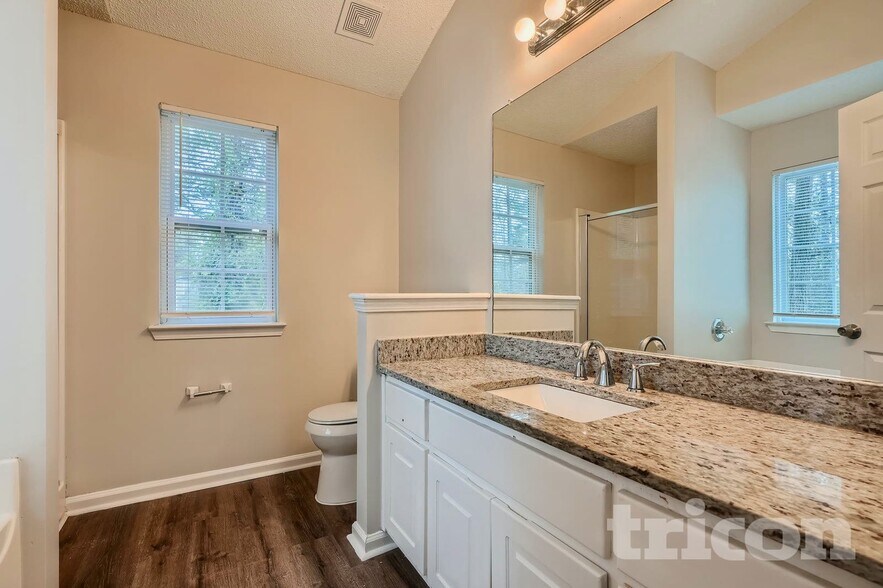 Building Photo - 4875 Larkspur Ln