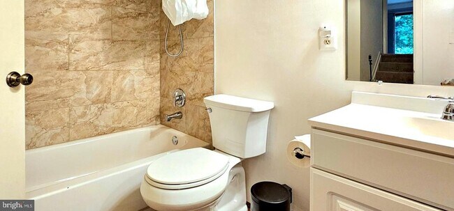 Building Photo - 8729 Sheridan Farms Ct