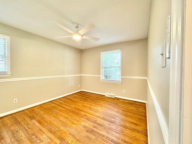 Building Photo - 5303 Ainsworth Dr
