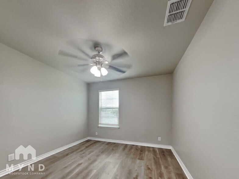 Building Photo - 15453 Bobwhite Quail