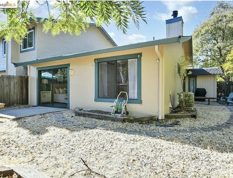 Building Photo - 1577 London Cir