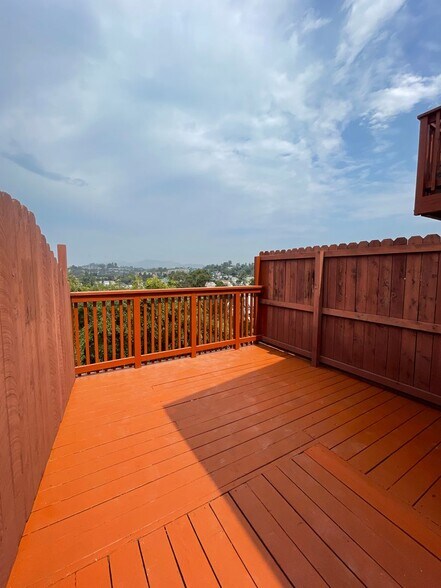 Building Photo - 1649 Sargent Pl