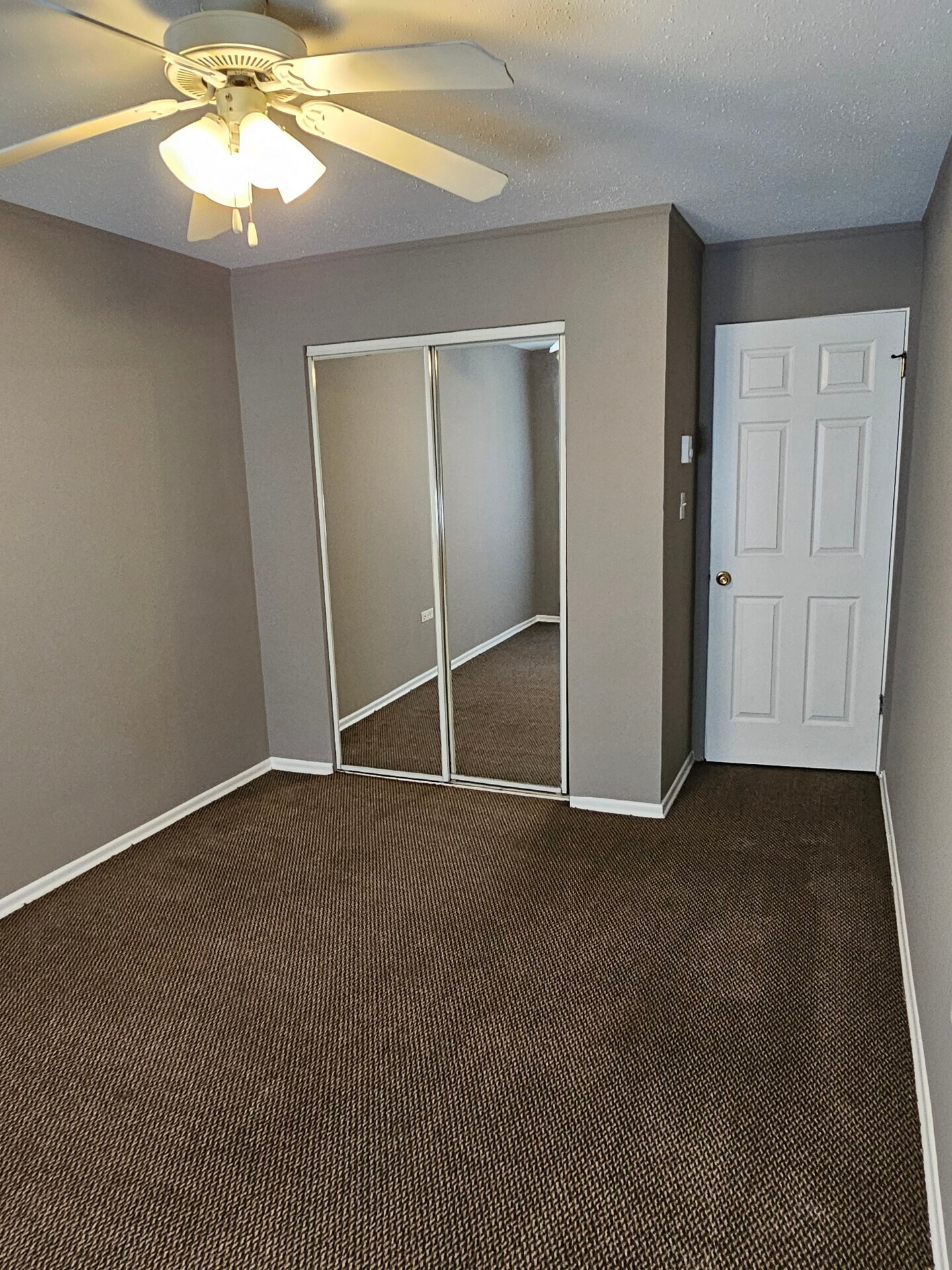 Building Photo - 8801 Schneider Ave