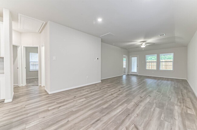 Building Photo - 17590 Rosette Grass Dr