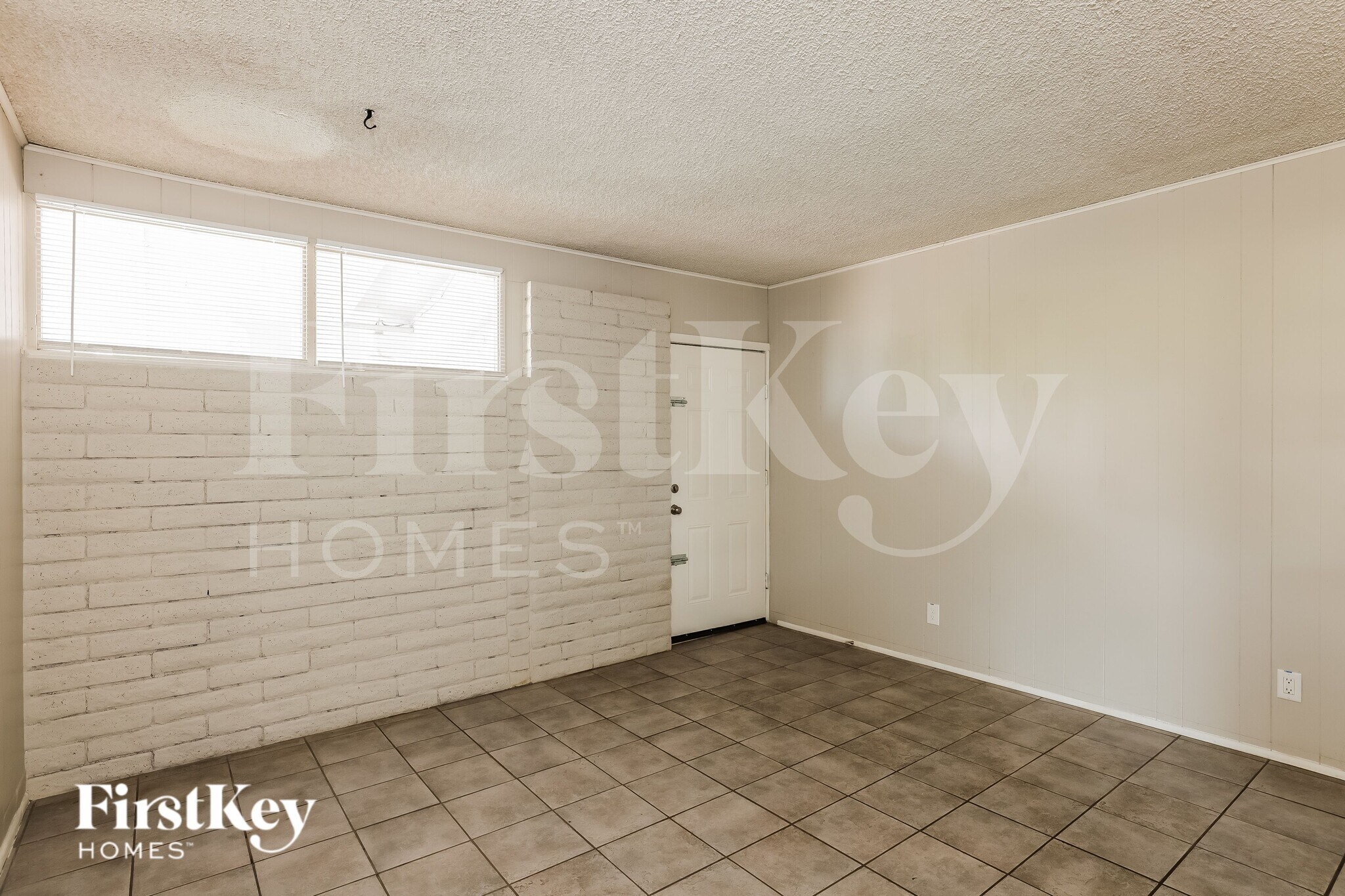 Building Photo - 9047 N 36th Dr