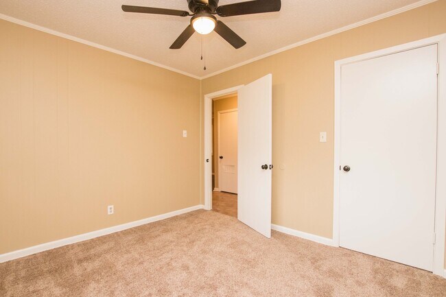 Building Photo - 4620 Prospect Rd