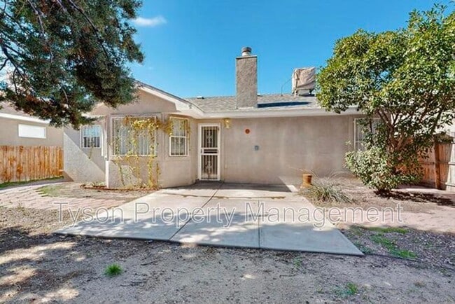 Building Photo - 1420 Stoneway Dr NW