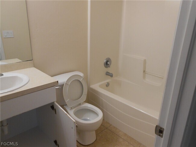 Building Photo - 202 Hightower Ave S