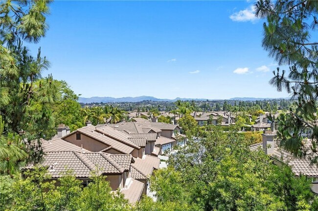 Building Photo - 10 Bravo Ln