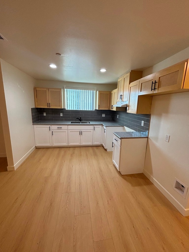 Building Photo - 6210 Brynhurst Ave