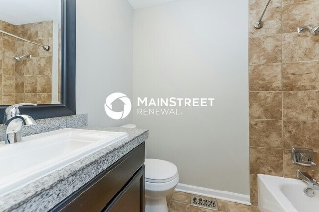 Building Photo - 3 Bedroom Pet-Friendly Home in Independence, MO with Main Street Renewal