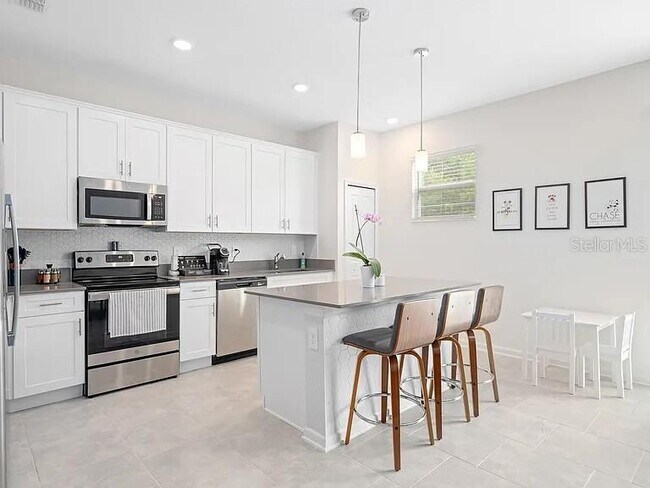 Building Photo - 7456 Stone Crk Trl