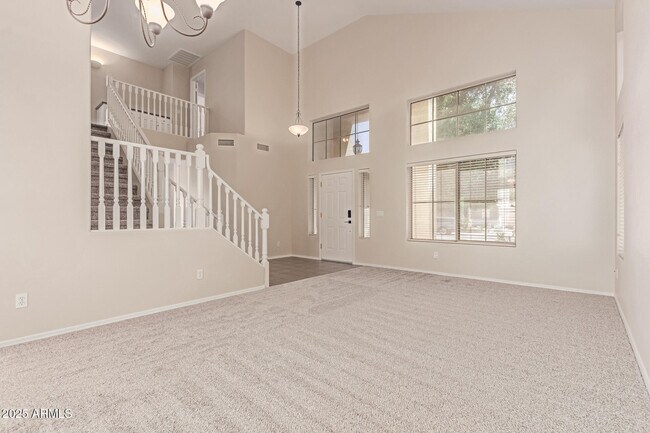 Building Photo - 2302 E Torrey Pines Pl