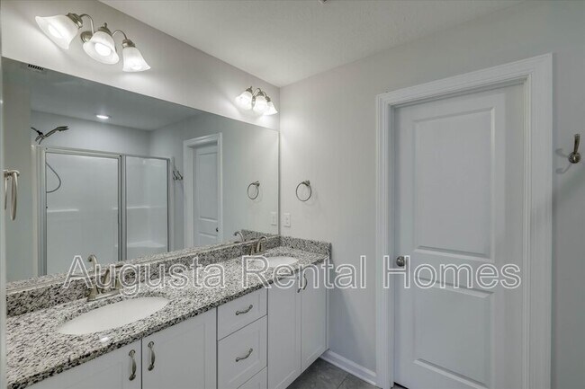 Building Photo - 504 Vinings Dr