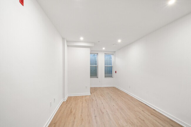 Building Photo - 937 N 29th St