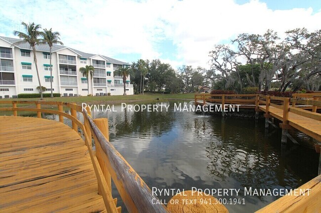 Building Photo - 280 Hidden Bay Dr