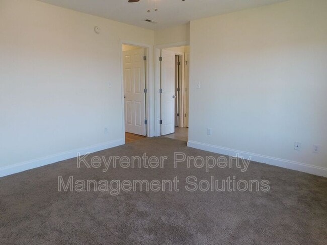 Building Photo - 22 Enchanted View Cir