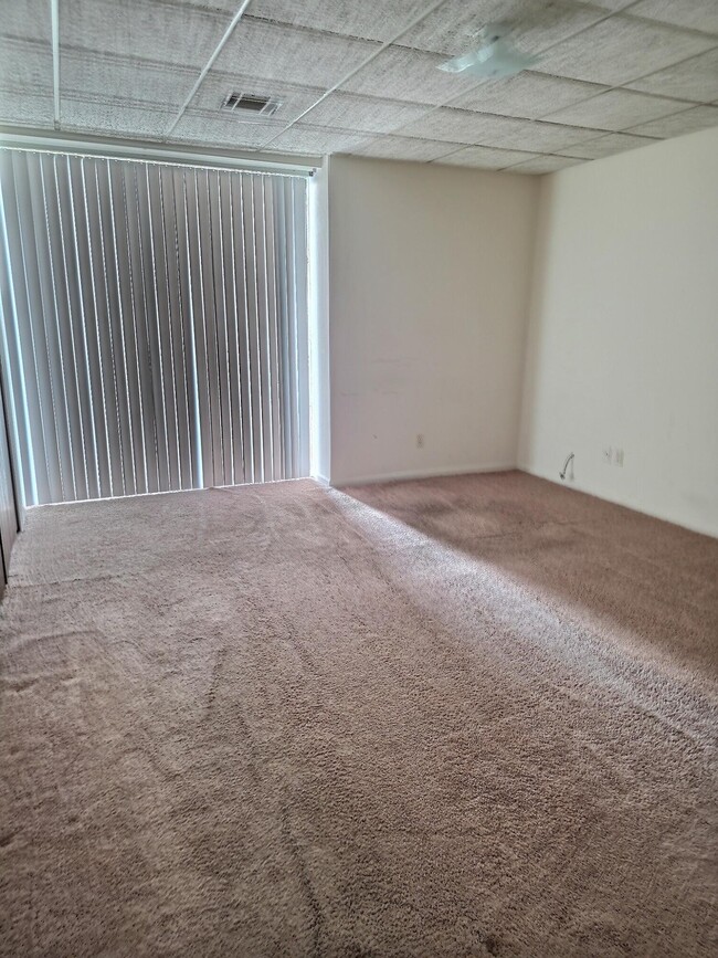 Building Photo - 15801 Providence Dr